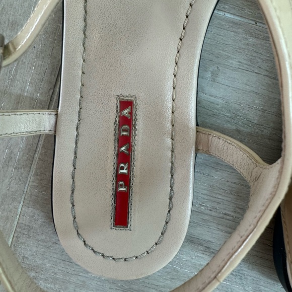 Prada Triangle Logo T Strap Patent Leather Thong Flat Sandals Size 37 - Picture 7 of 9